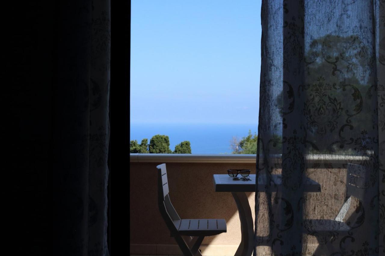 B&B Villa Orchidea Ricadi Bagian luar foto
